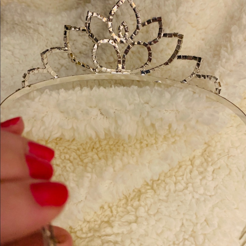NEW!! PRETTY PAIR 👑”CROWN” yourself QUEEN👑 🐻 CUTE “MISS BEAR” INCLUDED❗️ - Picture 8 of 8